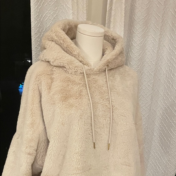 Truth by Republic Faux Sherpa Large EUC Amazing Cozy Cream Fuzzy Hoodie - Picture 5 of 16